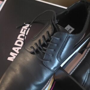 Steve Madden Black Leather Derby Lace-Up Shoes